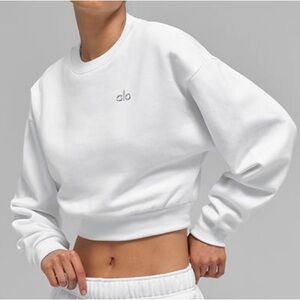 ALO Yoga Women's Athletic Heather Grey cropped sweatshirt